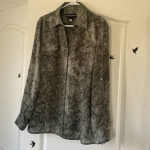 NortonMcNaughton Women’s Blouse Size 16